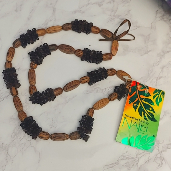 Jewelry - Hawaiian Wooden Lei